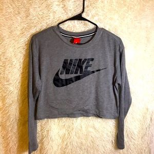 NIKE . Crop top with long sleeves